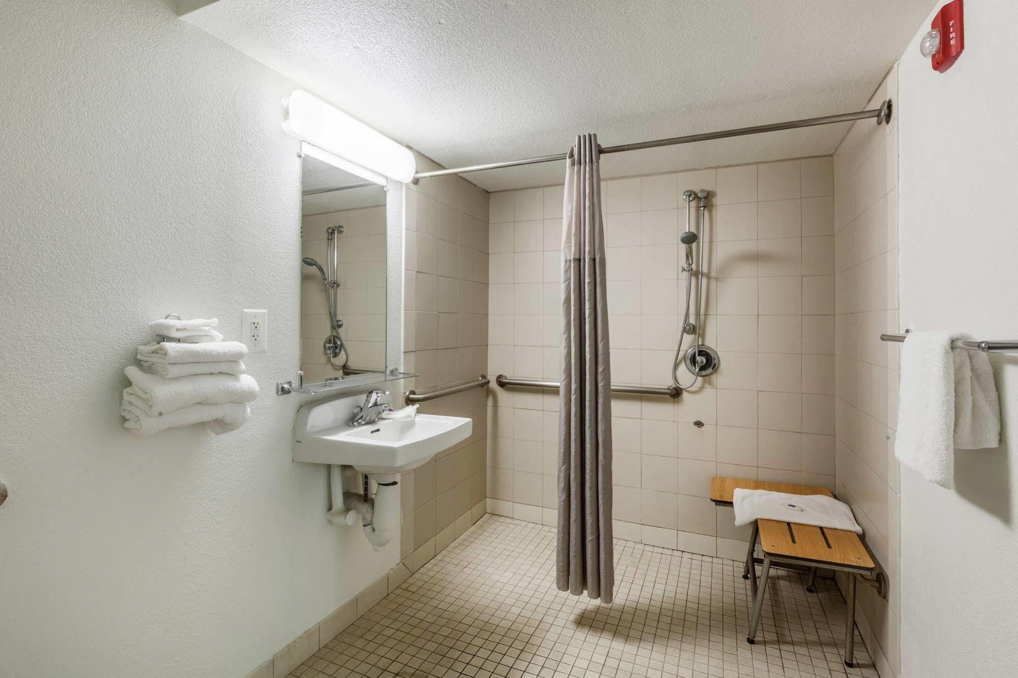 Motel 6-Webster, Tx - Houston - Nasa Lake Eksteriør bilde